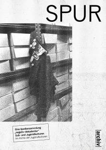 Schwarweißcover mit Schrift und Foto: Archivkartons und Jeansjacke