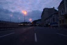 Nachtansicht einer Straße
